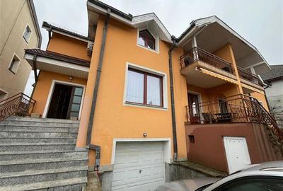 Apartament cu 5 camere decomandat în Platou - 3