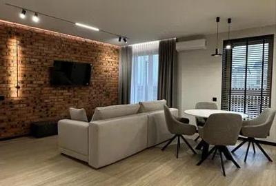 Apartament cu 2 camere decomandat în Roșu