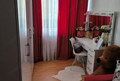 Apartament cu 3 camere semidecomandat în Central - 1