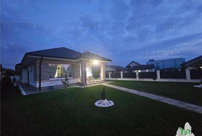 Vila lux unicata 1000mp teren - 15 minute de Bucuresti