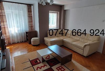 Apartament cu 3 camere decomandat în Apusului - 3