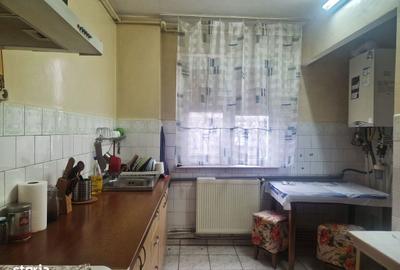 Apartament cu 3 camere decomandat în Vest - 3