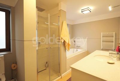 Vila cocheta amplasata langa padure cu piscina proprie - 21