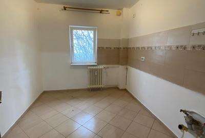 2 CAMERE etajul 2, termopan, AC, izolat, bucatarie mare, URA - 3