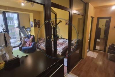 Apartament cu 3 camere semidecomandat în Decebal - 3
