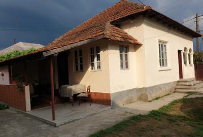 Casă cu 4 camere în Stâlpeni - 8