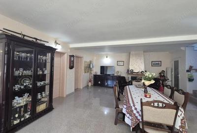 Vanzare proprietate remarcabila situata in zona turistica Runcu - 4