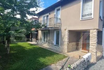 Casa individuala, 4 camere, garaj, zona Florilor