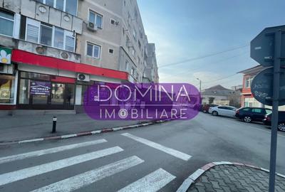 Spa?iu comercial cu vitrina stradala - 8 Mai - 10