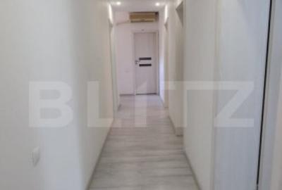 Proprietate Exclusivista: 2 Case, Piscina ?i Teren de Ten - 7