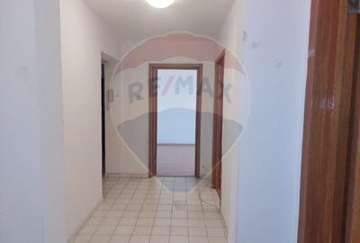 Apartament cu 3 camere de vanzare - 20