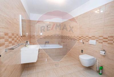 Casa 5 camere + spațiu comercial zona centrala - 8