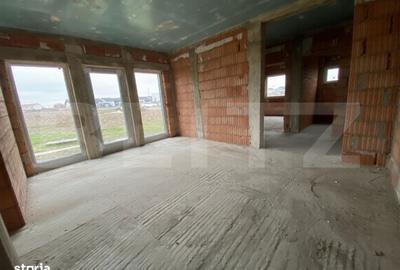 Casă cu 3 camere cu Teren 284 Mp în Urseni