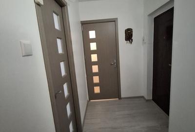 Apartament cu 2 camere decomandat în Micro 20 - 1