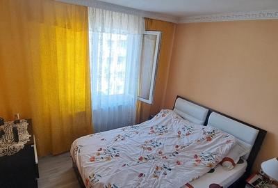 Apartament cu 3 camere semidecomandat în Dristor - 2