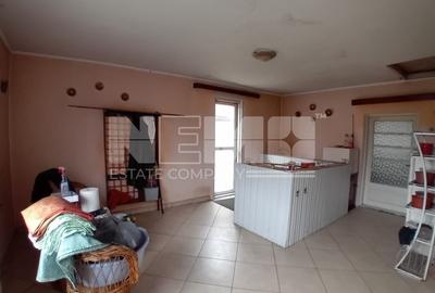 Casă individuală cu 6 camere cu Canalizare în Central - 3