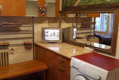 Garsonieră decomandată în Steaua - 2