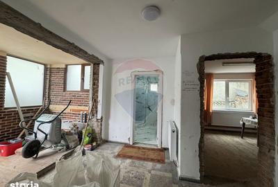 Casă cu 4 camere cu Teren 200 Mp în Central - 5