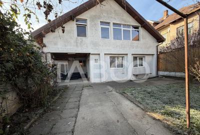 Casa de vanzare 4 camere 160 mpu teren liber 146 m zona Cet - 5