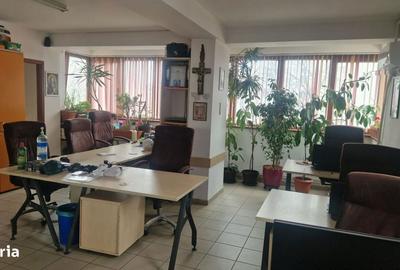 Spațiu comercial, de 50 mp, în Titan - 6