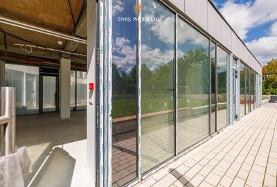 Spațiu comercial, de 53.599998474121 mp, în Central - 8