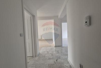 Apartament cu 3 camere decomandat în Kogălniceanu - 3