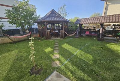 Casă cu 4 camere în Central - 1