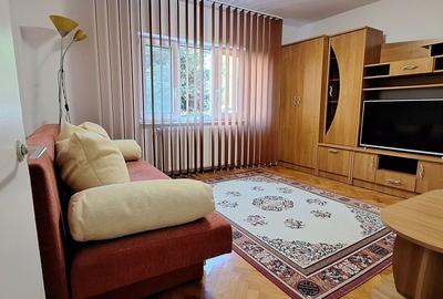 Apartament cu 3 camere decomandat, mobilat în Fabric