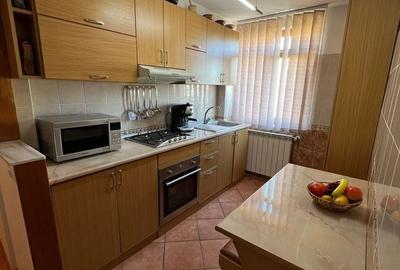 Apartament cu 3 camere decomandat în Central - 1
