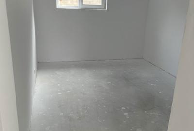 Casă cu 8 camere cu Teren 2100 Mp în Central - 17