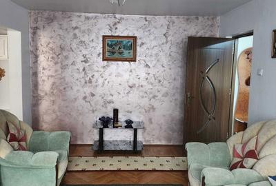 Apartament cu 2 camere semidecomandat în Central - 1