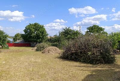 Casă cu 6 camere cu Teren 983 Mp în Central - 2