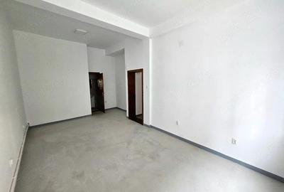 Spațiu comercial, de 55 mp, în Central - 1