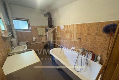 Casă cu 6 camere cu Teren 1005 Mp în Bughea de Jos - 4