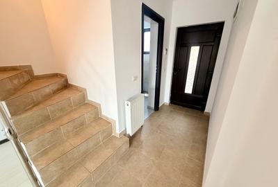 Casă cu 4 camere cu Canalizare în Sud - 22