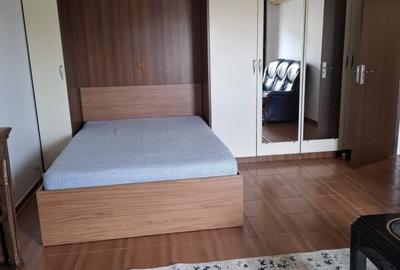 Garsonieră decomandată, mobilată în P-ța Unirii