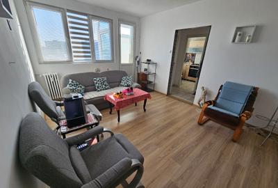 Apartament cu 2 camere semidecomandat în 1 Mai - 1