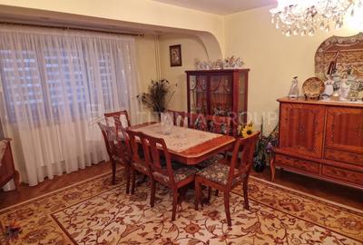 Casă individuală cu 5 camere cu Canalizare în Central - 3