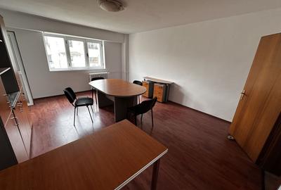 Apartament cu 3 camere semidecomandat, mobilat în Splaiul Unirii - 18