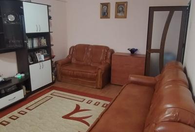 De vânzare – Apartament 3 camere decomandat – Micro 20, Bld. Dunărea - 1