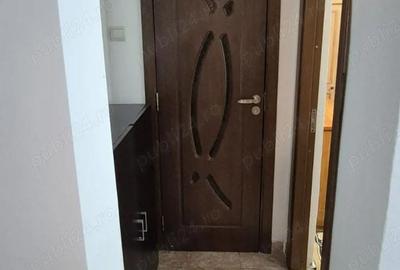 Apartament cu 3 camere semidecomandat în Central - 2