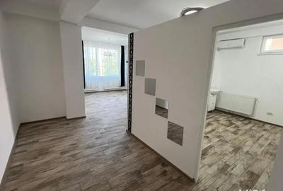 Spațiu comercial, de 54 mp, în Central - 7