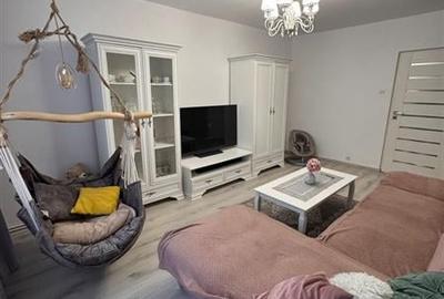 Apartament cu 3 camere decomandat în Tudor