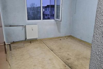 Vand ap.2 cam confort1A langa spitalul CFR,strada Domnisori. - 4