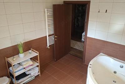 Apartament cu 4 camere decomandat în Central - 9