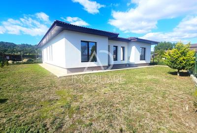 Casă individuală cu 4 camere cu Teren 500 Mp în 1 Mai - 2