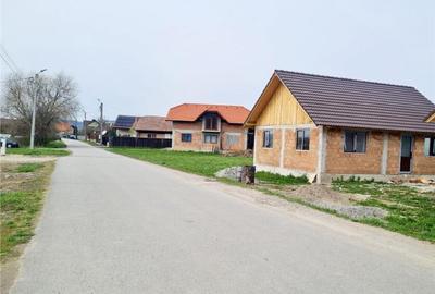 Teren 1.700 mp intravilan, natura, vecinatati bune, potentia