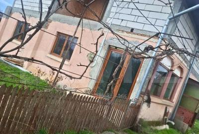 Casă cu 3 camere în Costești - 4