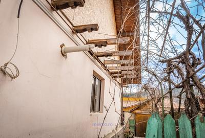 Casă cu 3 camere cu Teren 400 Mp în Comănești - 4