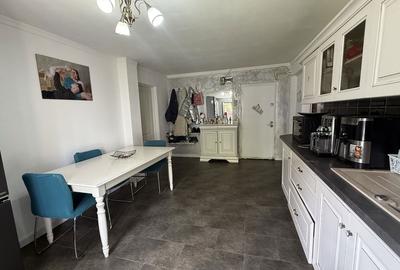 Casă cu 3 camere decomandat în Malu Mare - 5